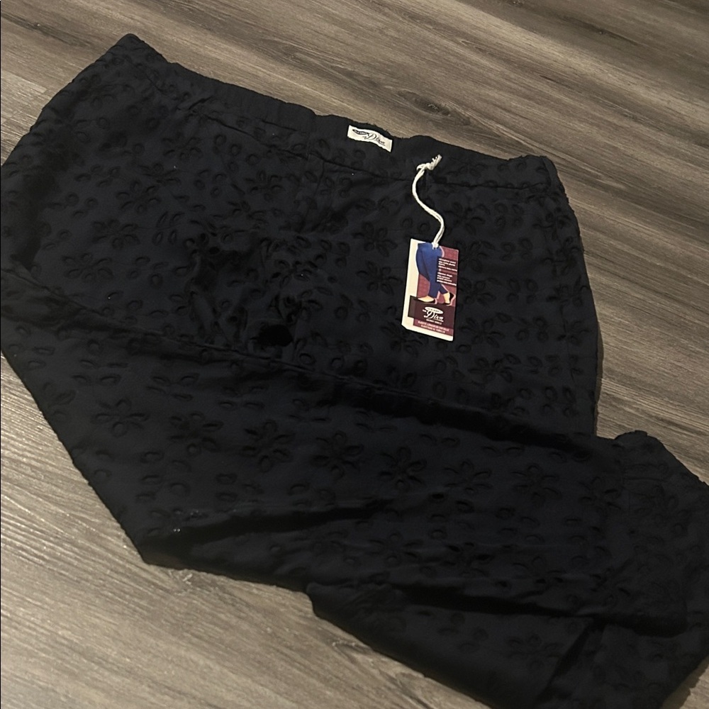 Old Navy Floral Pants color Navy